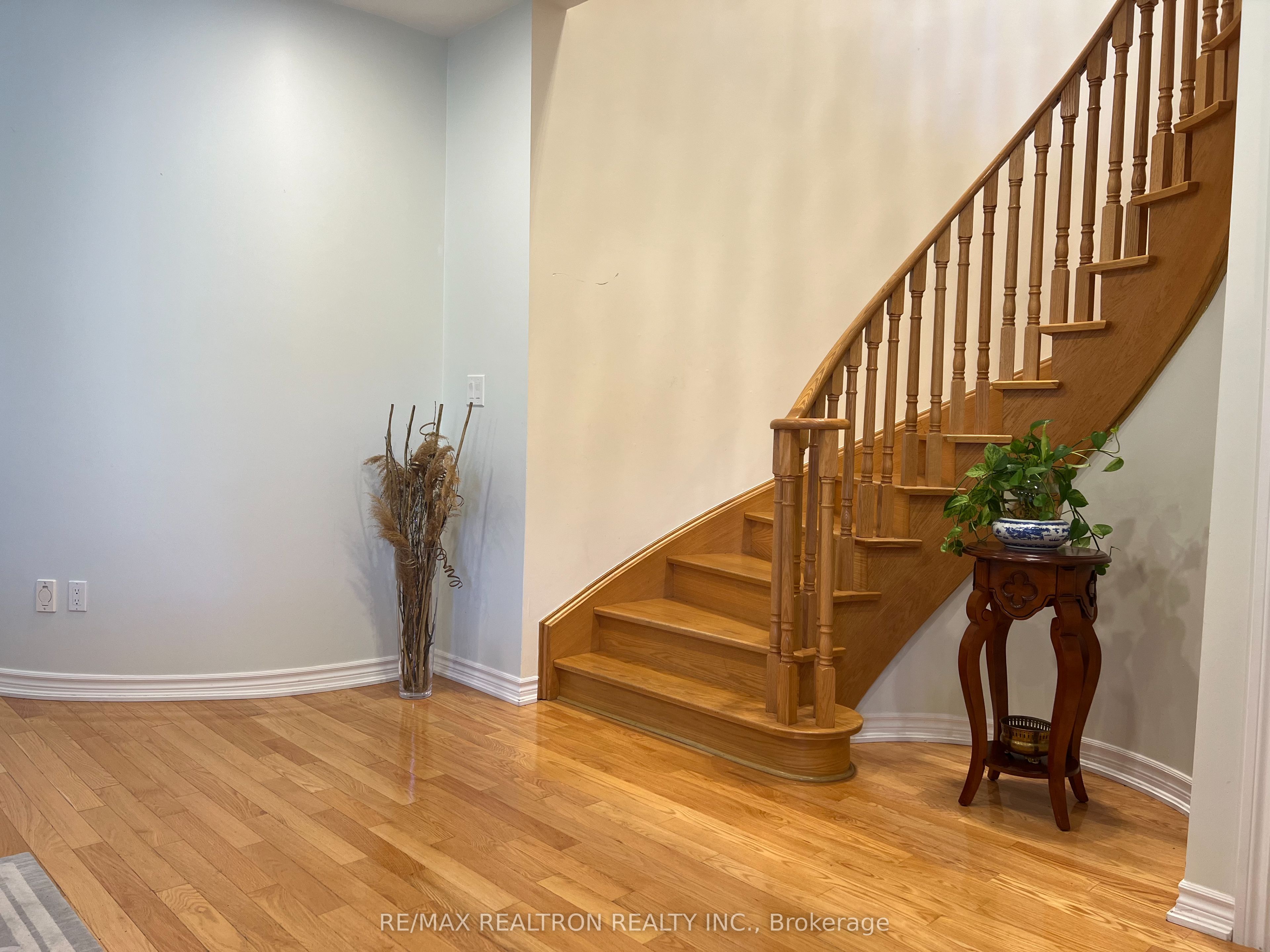 Photo 25 of 279 Zokol Drive, Aurora, Bayview Northeast — HOMEH