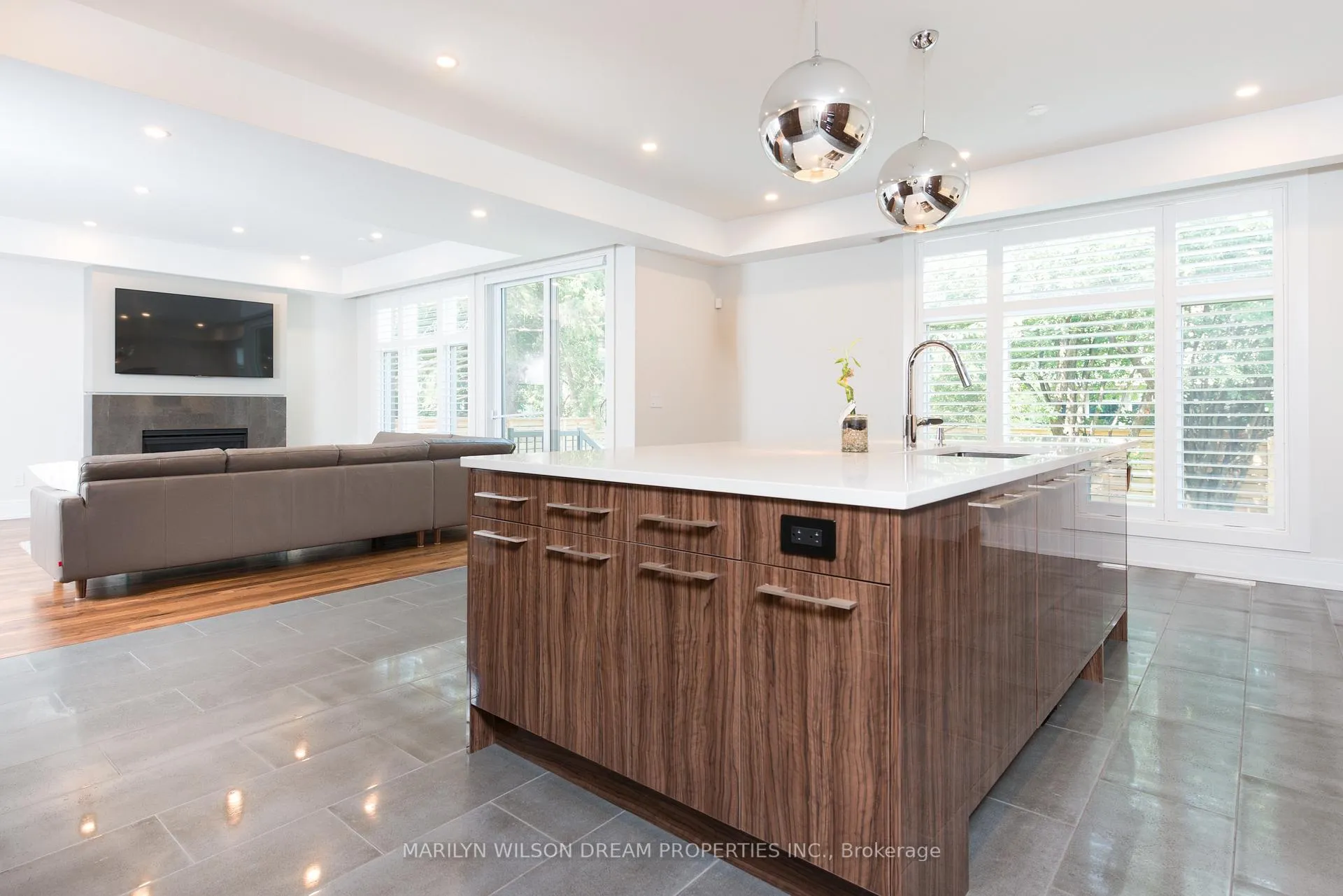 Photo 9 of 377 Crestview Road, Ottawa, Alta Vista/Faircrest Heights — HOMEH