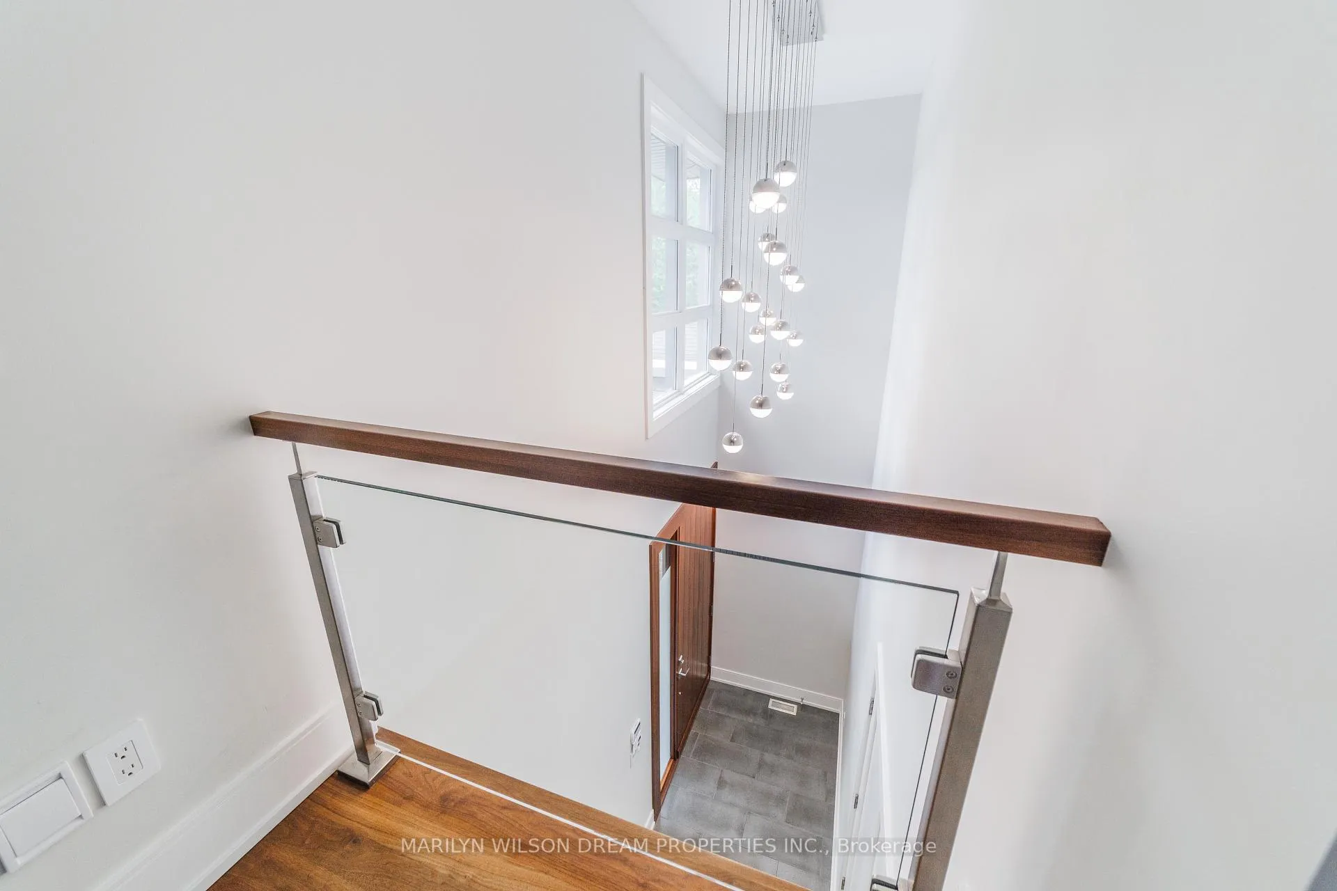 Photo 16 of 377 Crestview Road, Ottawa, Alta Vista/Faircrest Heights — HOMEH