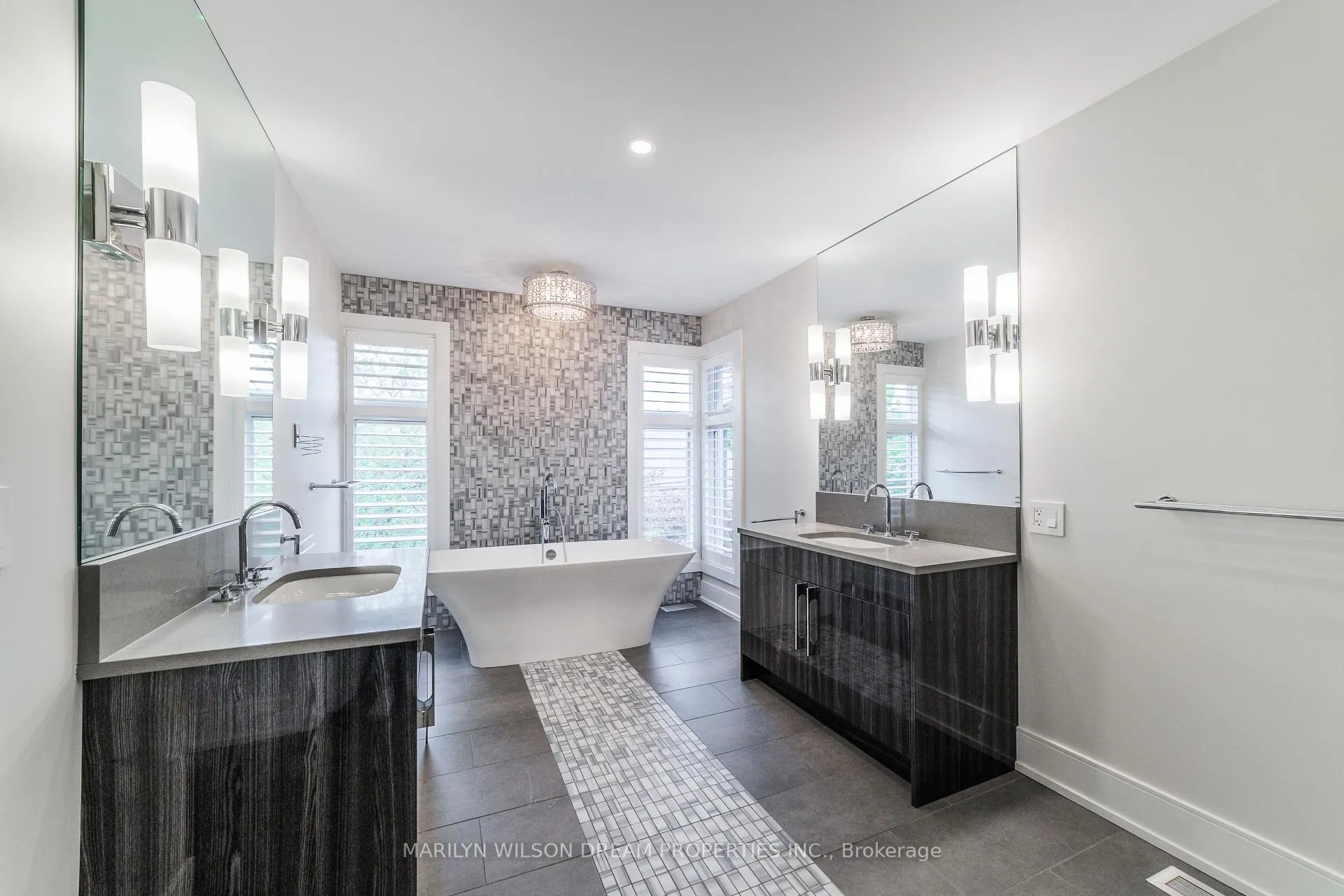 Photo 18 of 377 Crestview Road, Ottawa, Alta Vista/Faircrest Heights — HOMEH