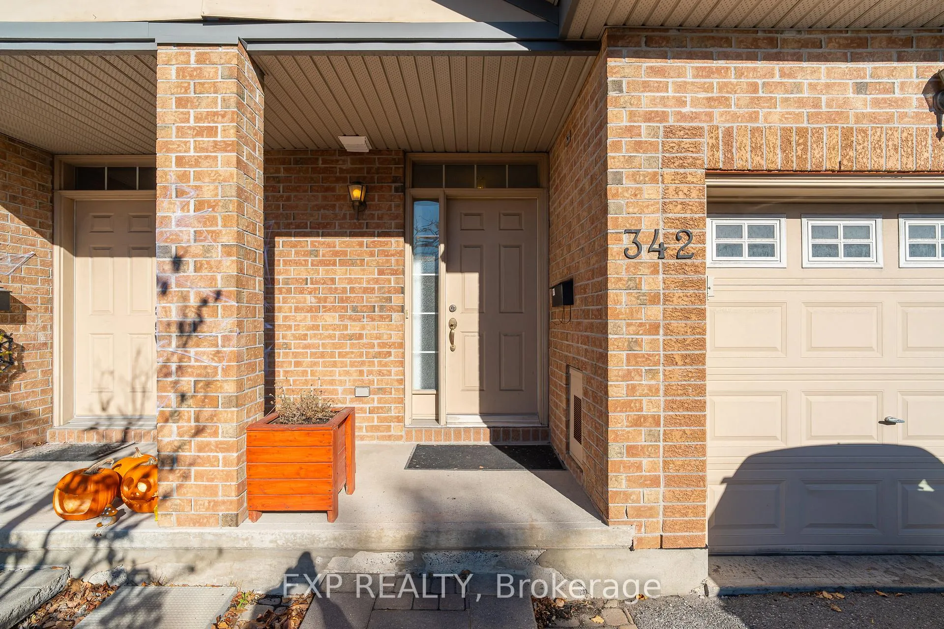 Photo 33 of 342 Freedom Private, Ottawa, Riverview Park — HOMEH