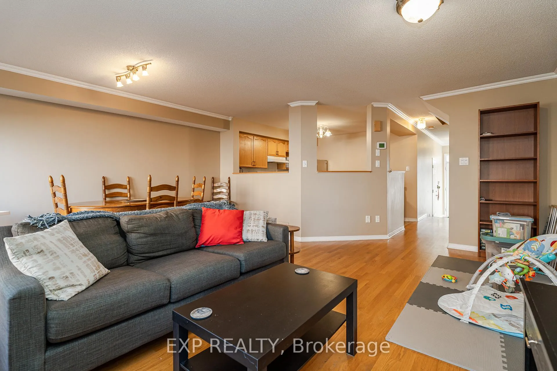 Photo 212 of 342 Freedom Private, Ottawa, Riverview Park — HOMEH