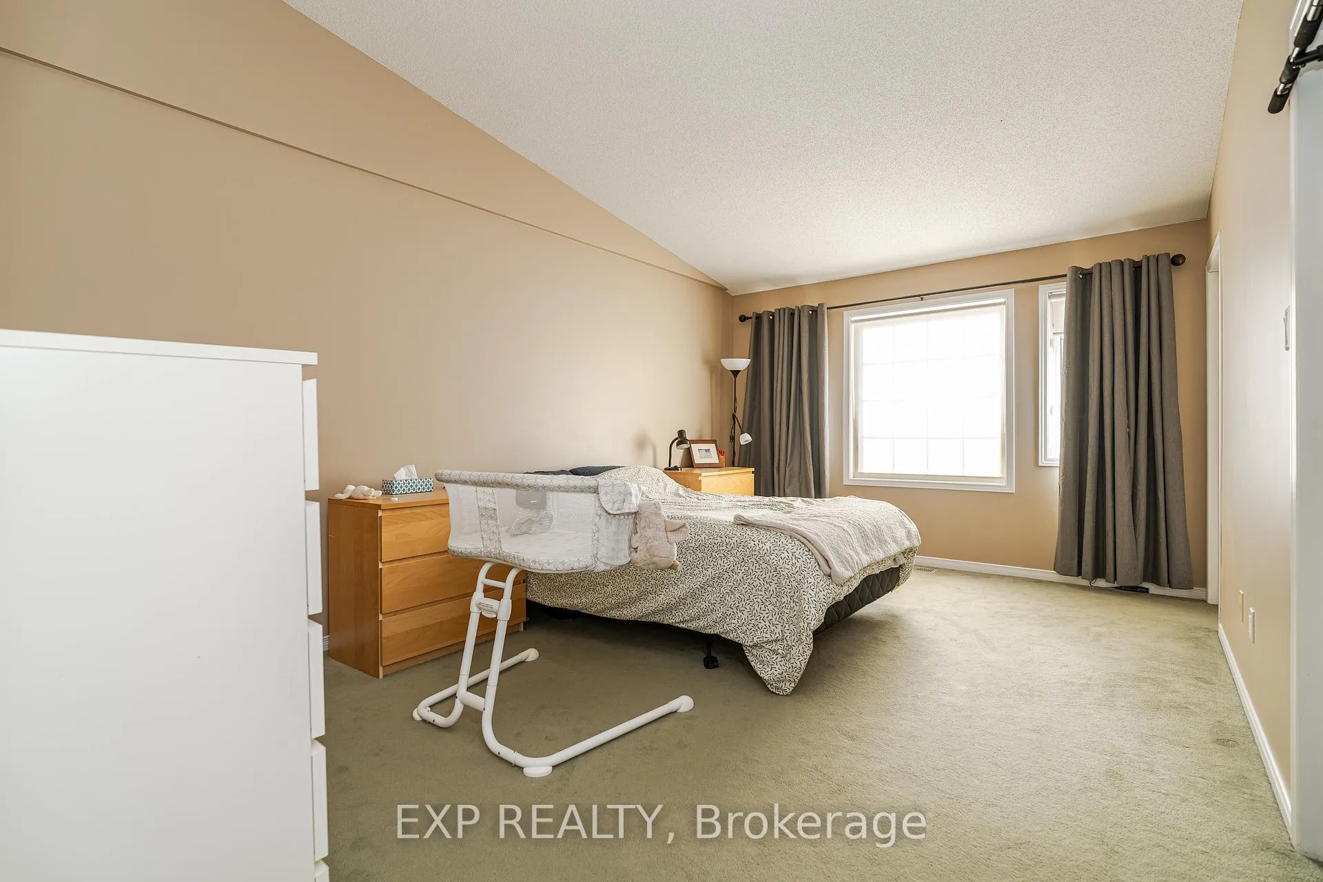 Photo 364 of 342 Freedom Private, Ottawa, Riverview Park — HOMEH