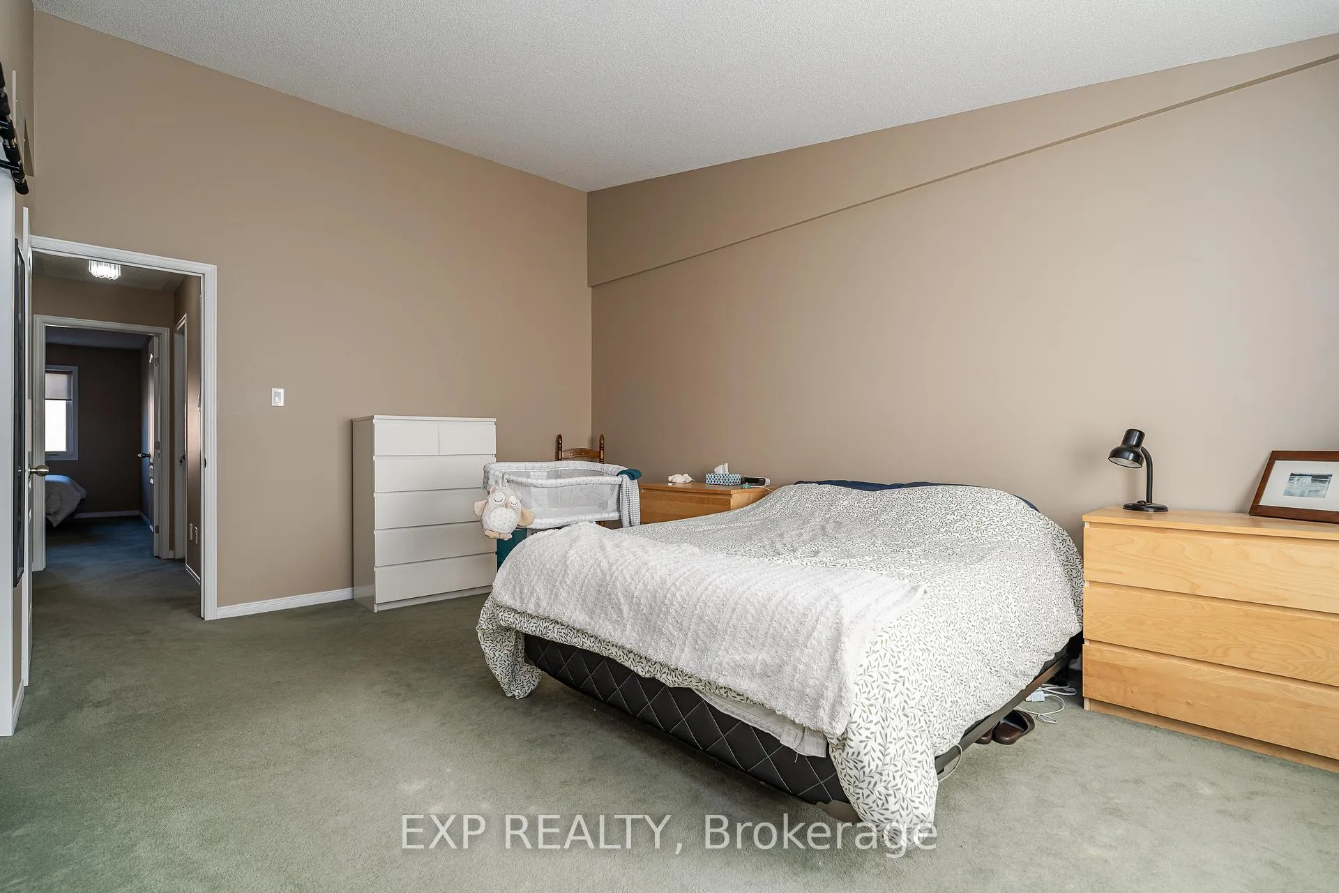 Photo 386 of 342 Freedom Private, Ottawa, Riverview Park — HOMEH