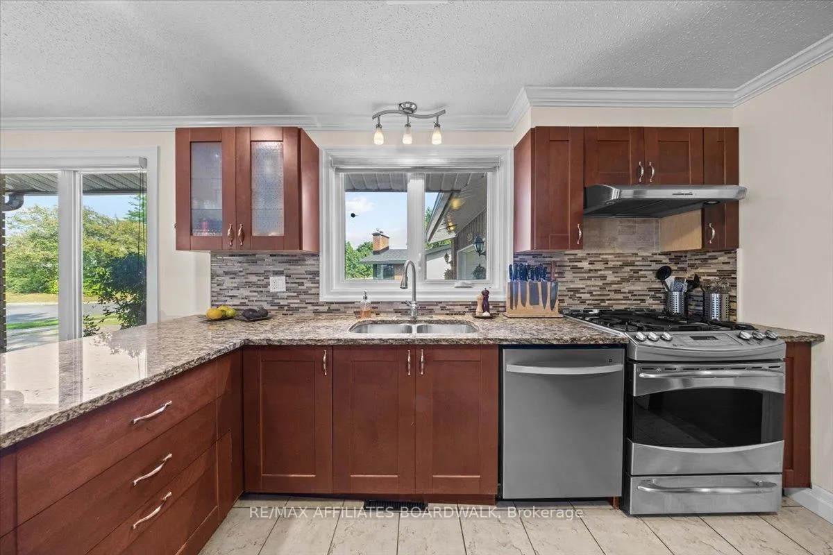 Photo 538 of 1856 Appleford Street, Ottawa, Beacon Hill South — HOMEH