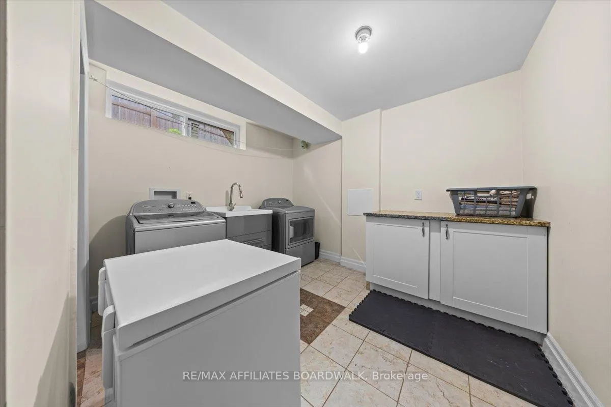 Photo 1035 of 1856 Appleford Street, Ottawa, Beacon Hill South — HOMEH