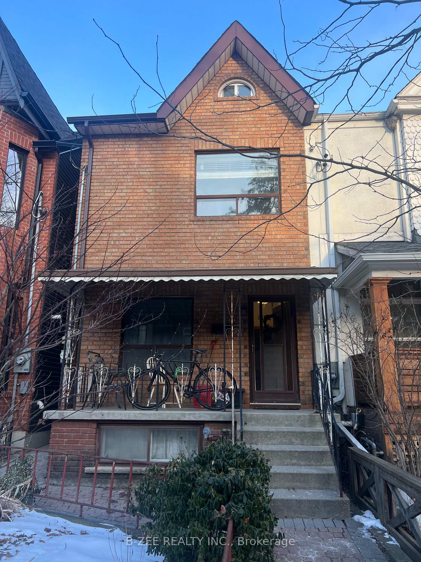 Photo 2 of Unit Upper 2, 479 Roxton Road, Toronto, Palmerston-Little Italy — HOMEH