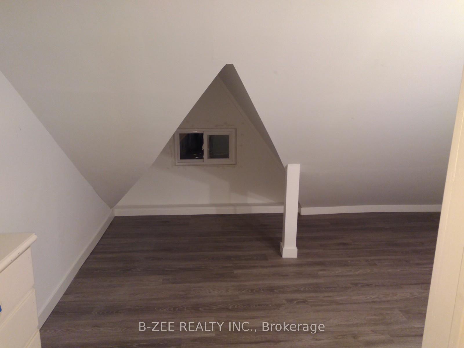 Photo 10 of Unit Upper 2, 479 Roxton Road, Toronto, Palmerston-Little Italy — HOMEH