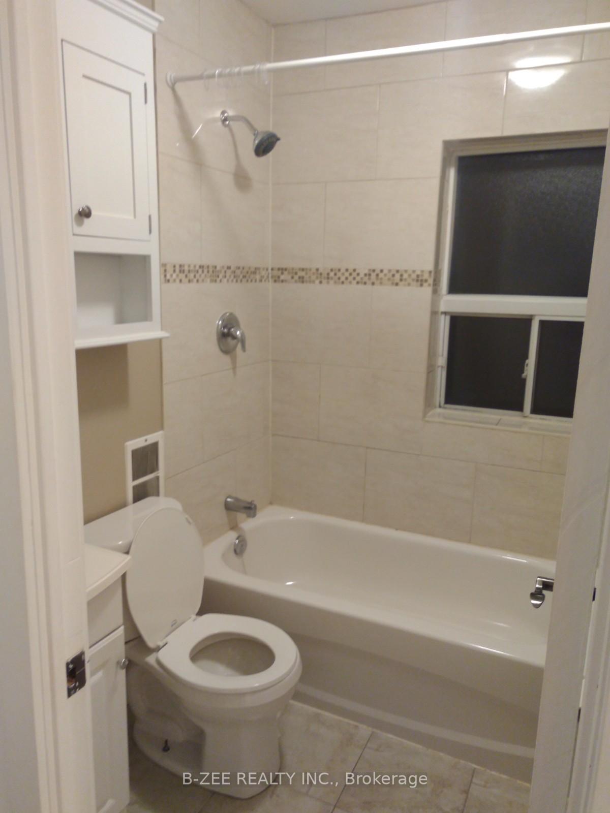 Photo 13 of Unit Upper 2, 479 Roxton Road, Toronto, Palmerston-Little Italy — HOMEH