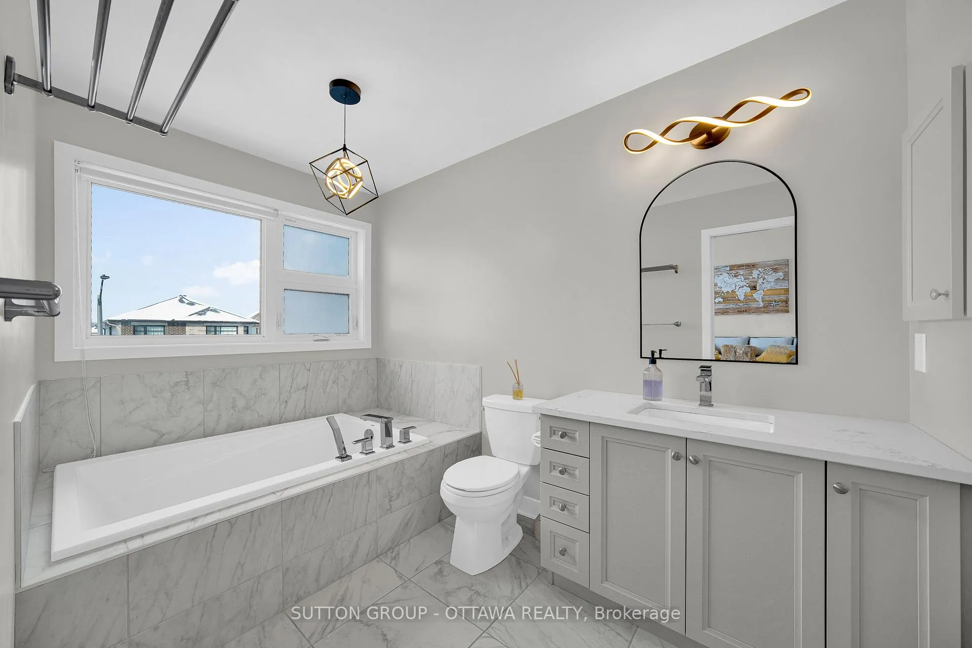 Photo 564 of 726 Octave Grove, Ottawa, Riverside South/Gloucester Glen — HOMEH