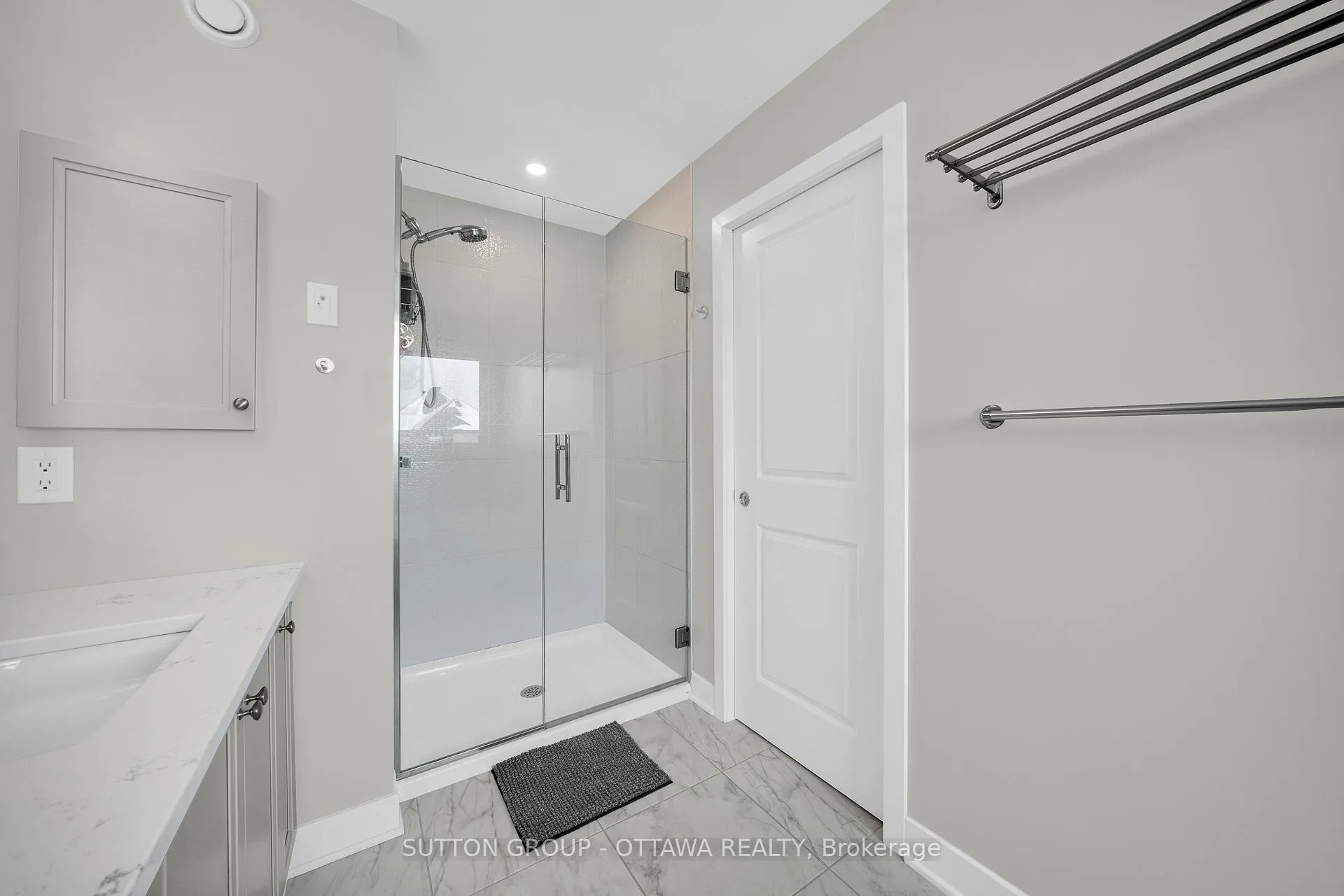 Photo 602 of 726 Octave Grove, Ottawa, Riverside South/Gloucester Glen — HOMEH