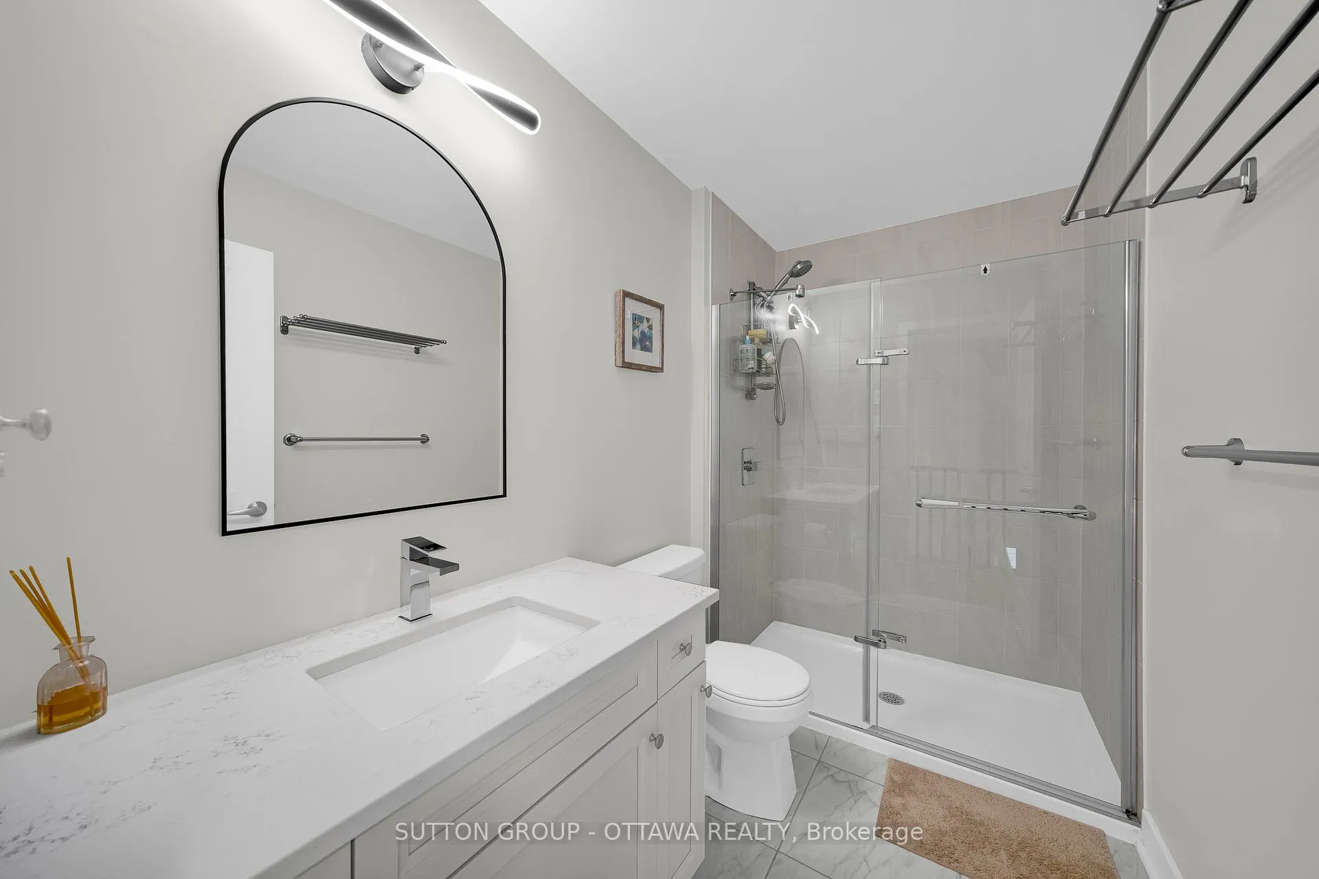 Photo 747 of 726 Octave Grove, Ottawa, Riverside South/Gloucester Glen — HOMEH