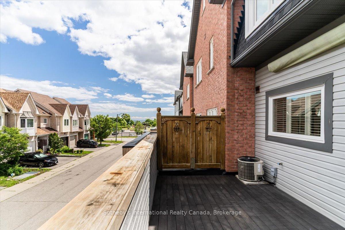 Photo 11 of 33 Port Union Road, Scarborough, Rouge — HOMEH