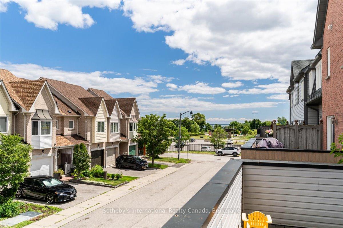 Photo 12 of 33 Port Union Road, Scarborough, Rouge — HOMEH