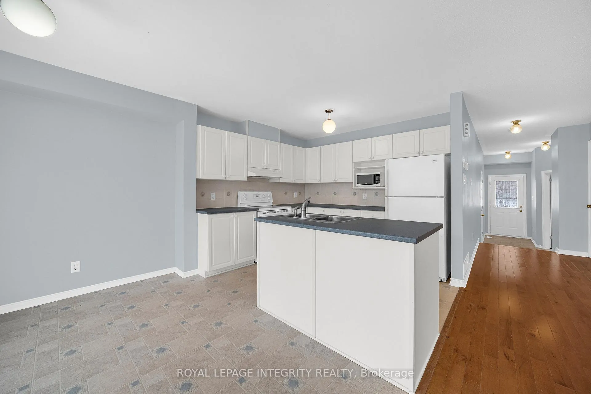 Photo 8 of 37 Barnstone Drive, Ottawa, Barrhaven East — HOMEH