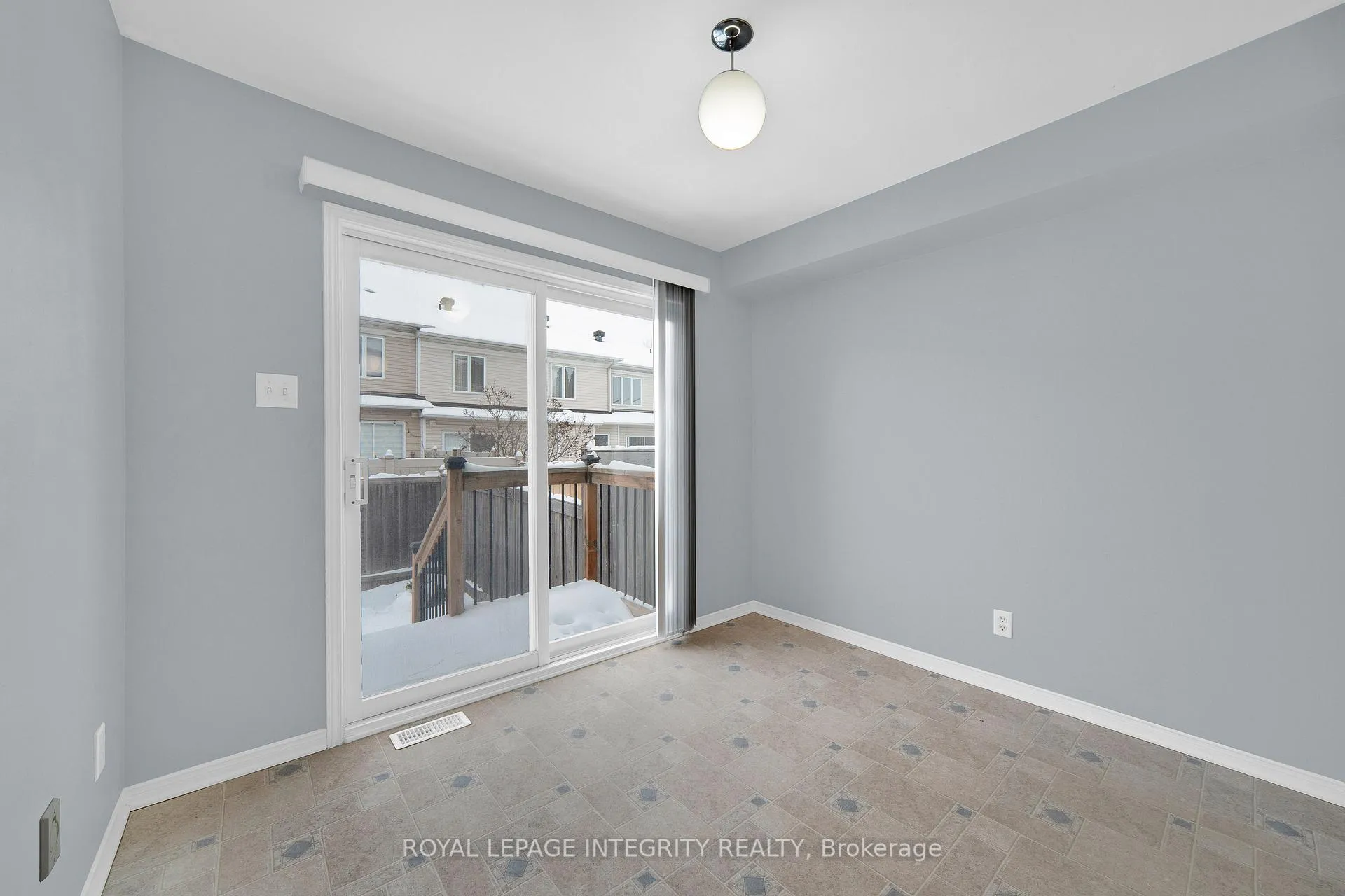 Photo 11 of 37 Barnstone Drive, Ottawa, Barrhaven East — HOMEH