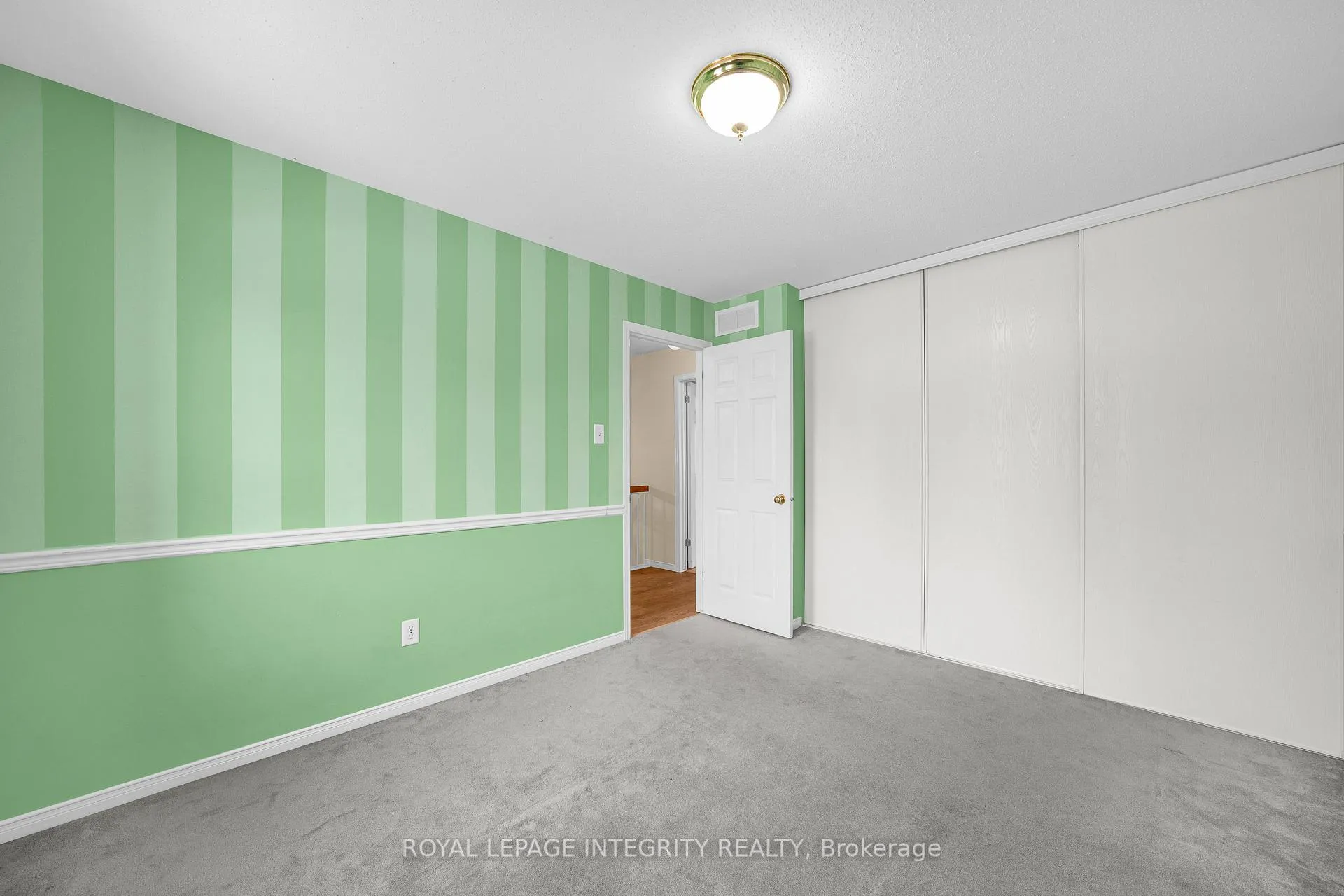 Photo 20 of 37 Barnstone Drive, Ottawa, Barrhaven East — HOMEH