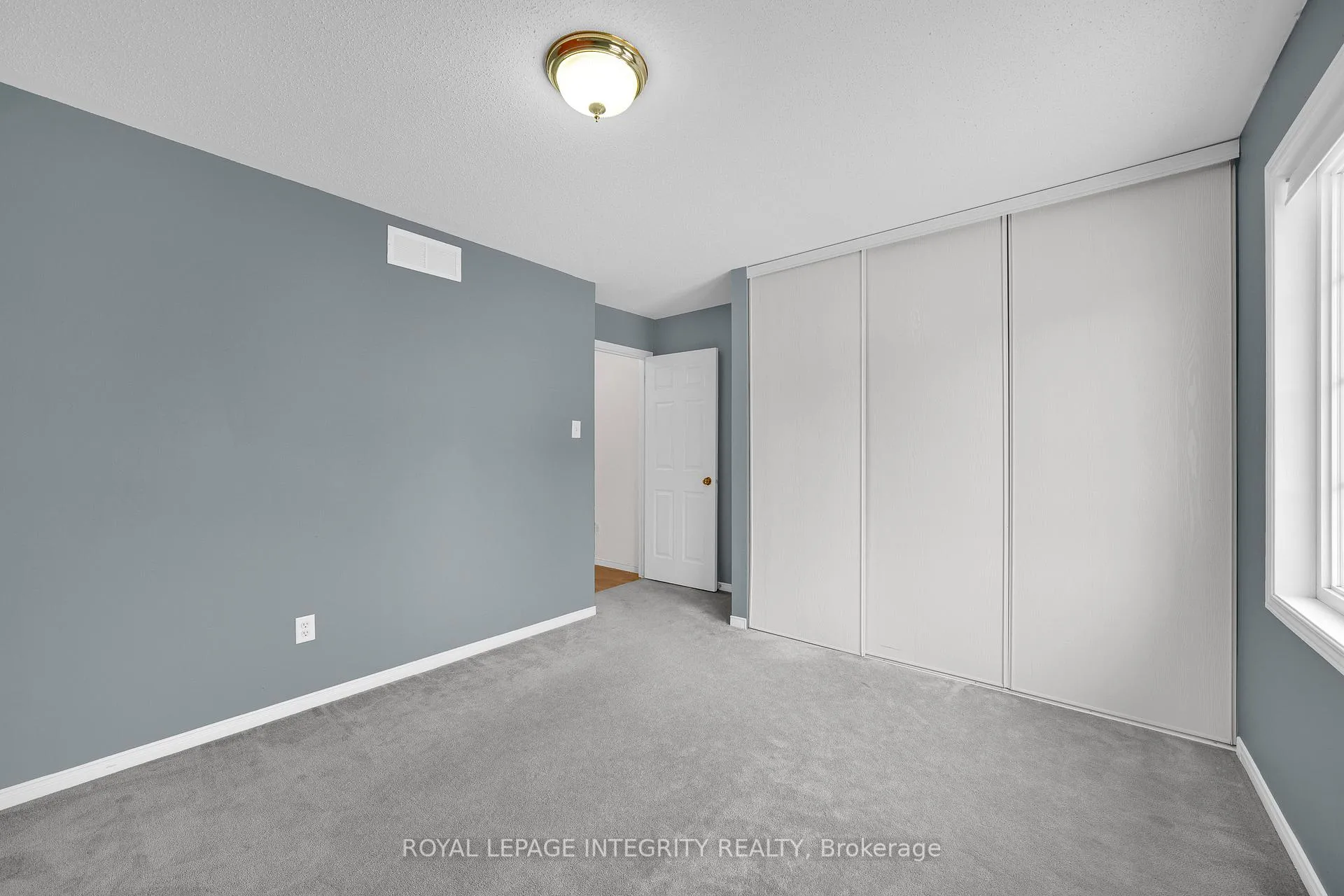 Photo 23 of 37 Barnstone Drive, Ottawa, Barrhaven East — HOMEH