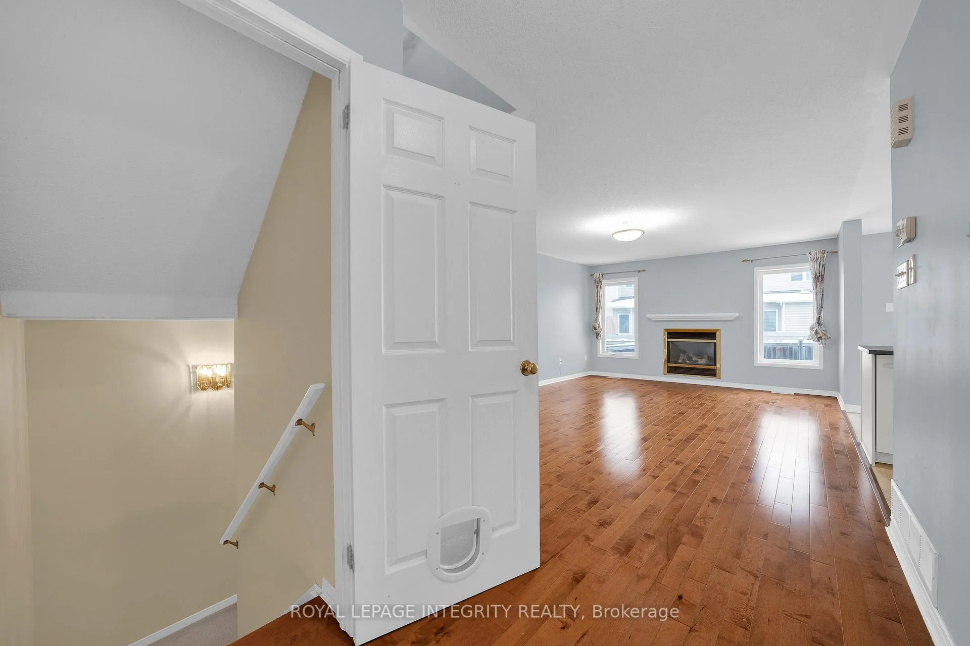Photo 24 of 37 Barnstone Drive, Ottawa, Barrhaven East — HOMEH
