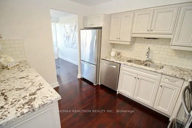 Photo 10 of Unit 602, 3555 Bathurst Street, Toronto, Bedford Park-Nortown — HOMEH