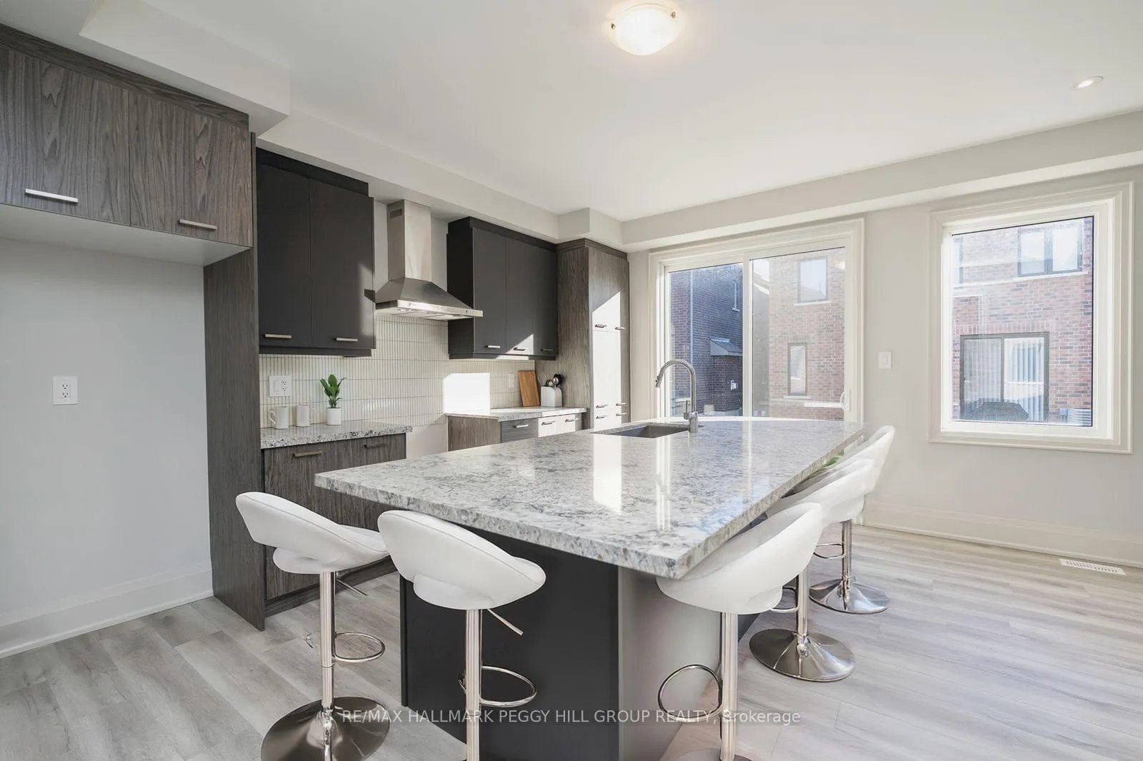 Photo 47 of 176 Durham Avenue, Barrie, Rural Barrie Southeast — HOMEH