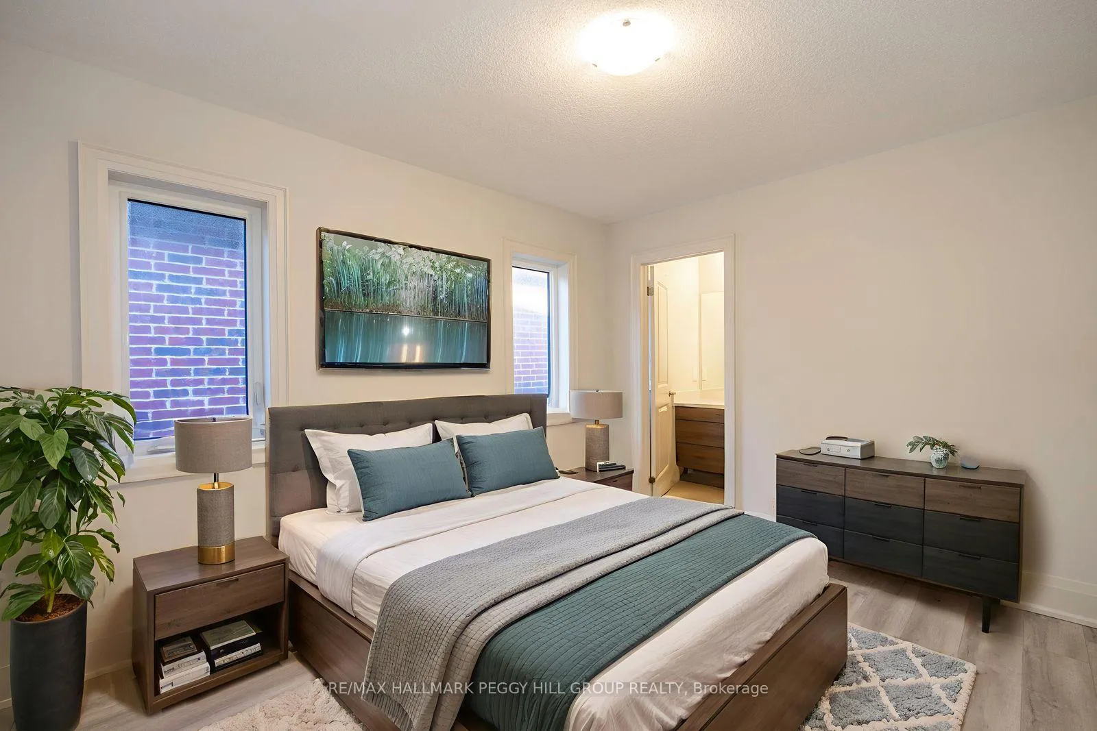 Photo 233 of 176 Durham Avenue, Barrie, Rural Barrie Southeast — HOMEH