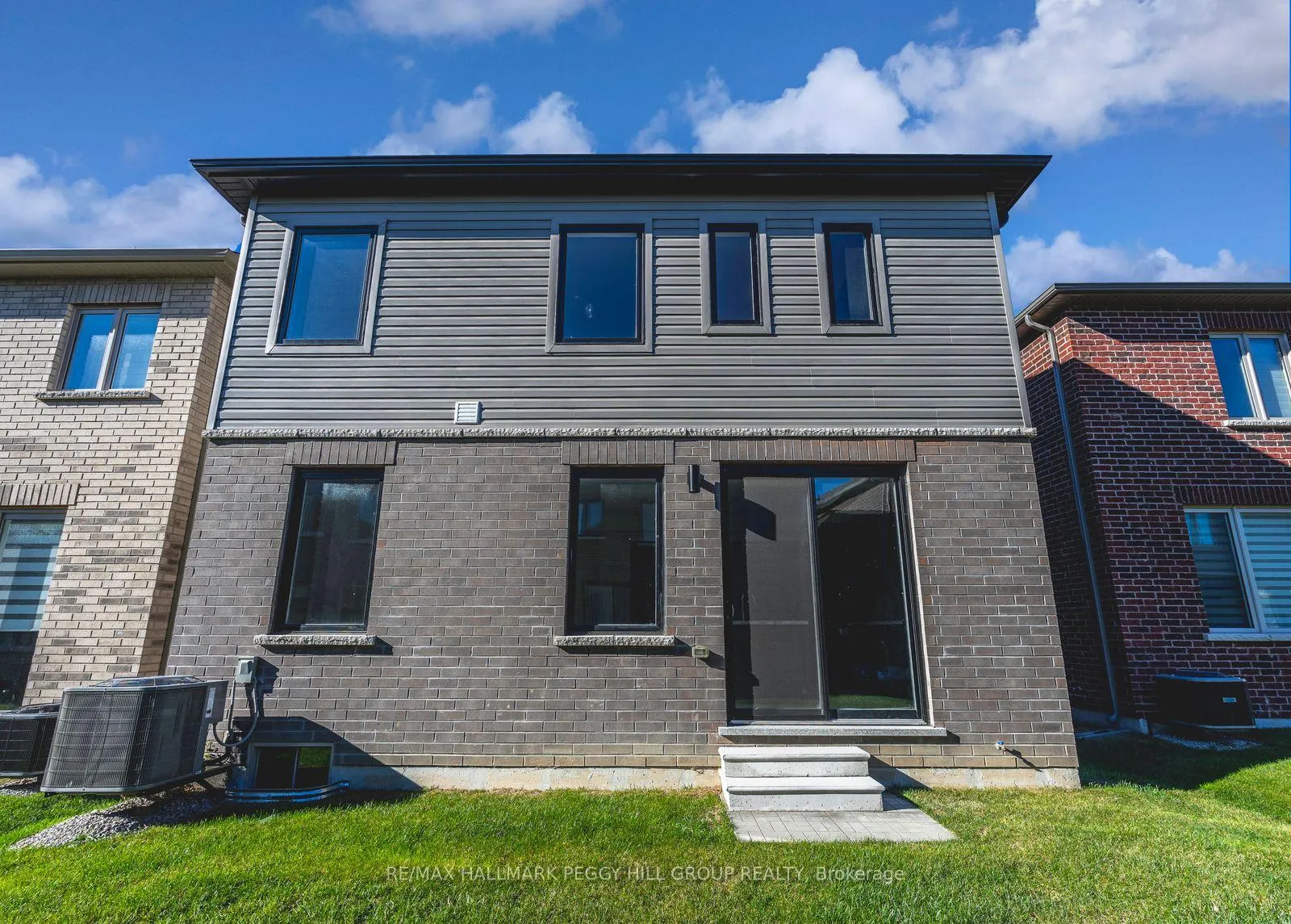 Photo 261 of 176 Durham Avenue, Barrie, Rural Barrie Southeast — HOMEH
