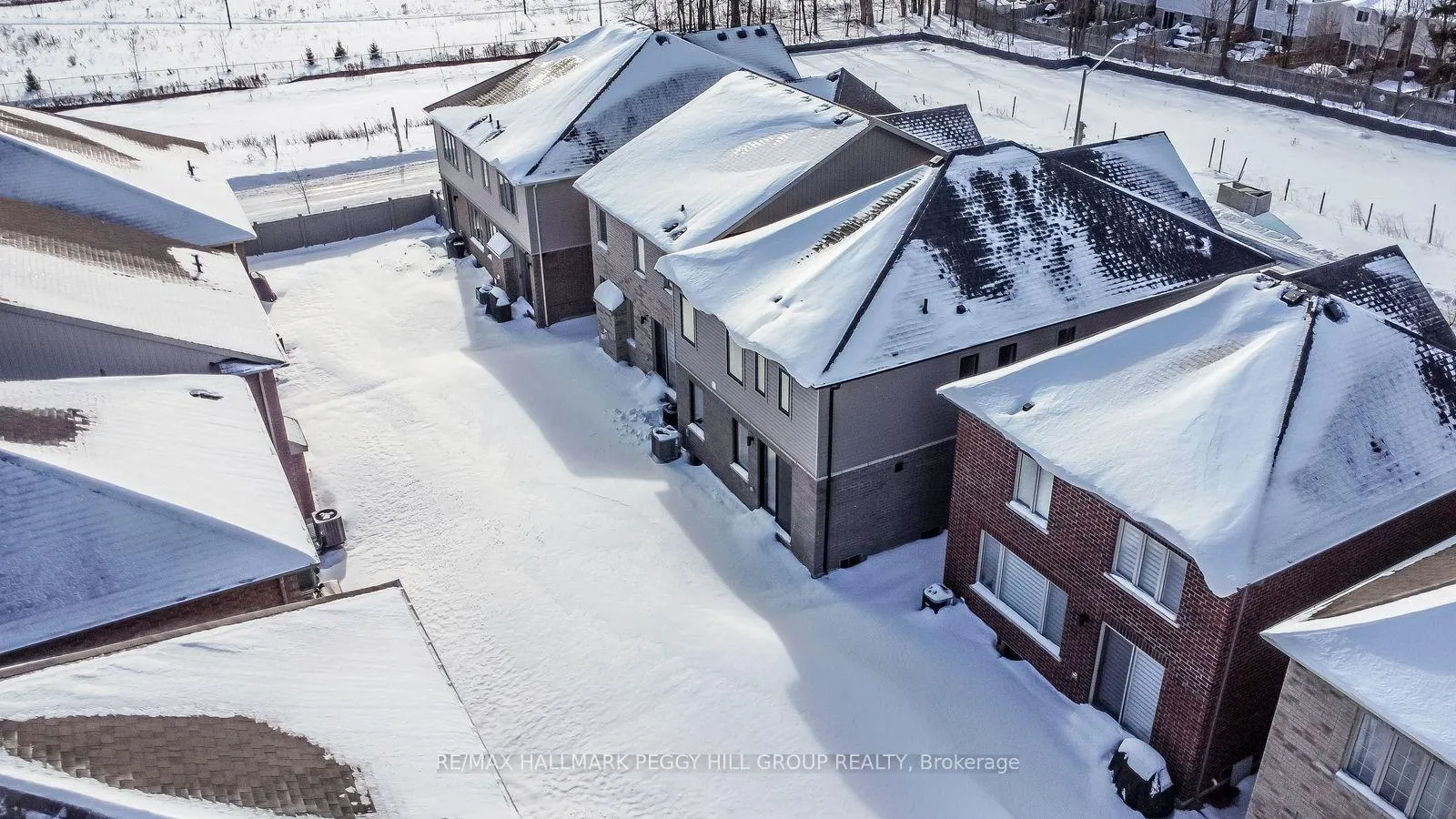 Photo 303 of 176 Durham Avenue, Barrie, Rural Barrie Southeast — HOMEH