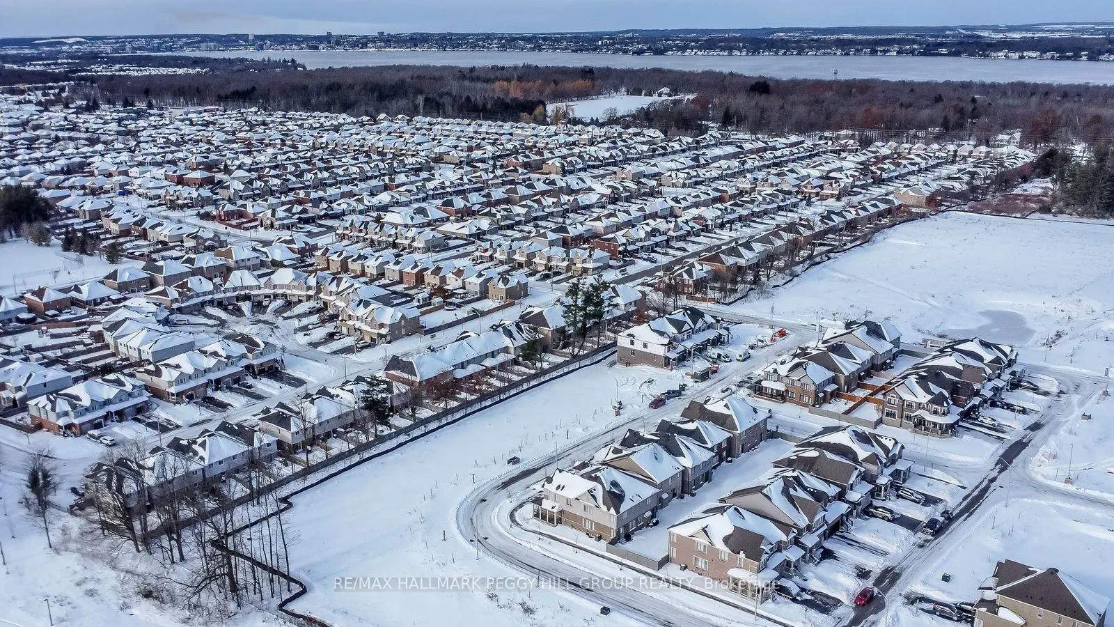Photo 321 of 176 Durham Avenue, Barrie, Rural Barrie Southeast — HOMEH