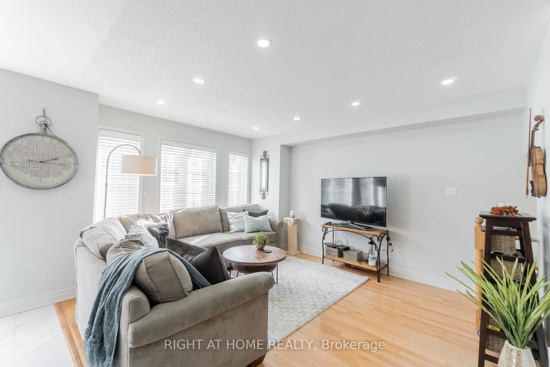 Photo 8 of 63 Feint Drive, Ajax, Northwest Ajax — HOMEH