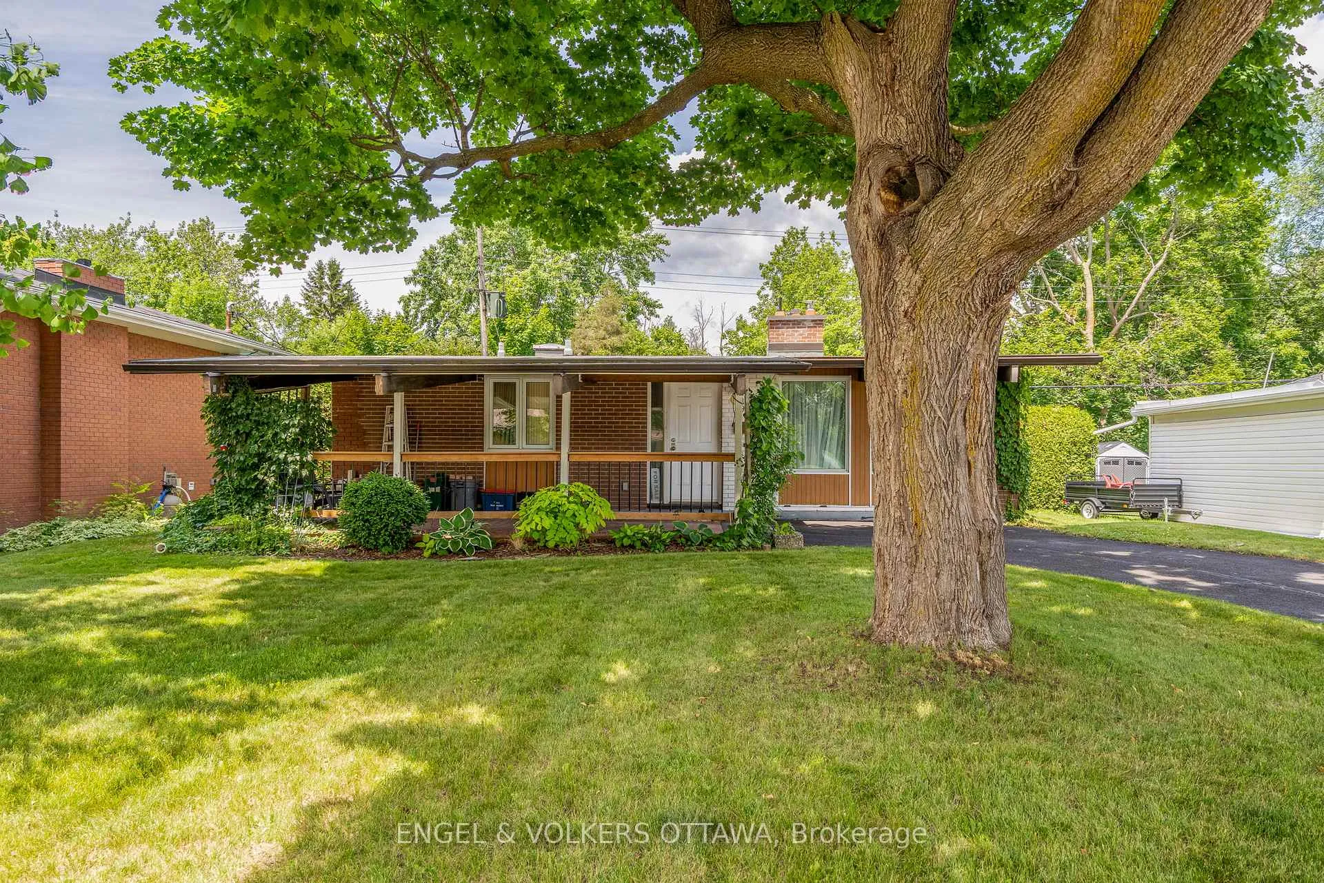 Photo 14 of 941 Cromwell Drive, Ottawa, Riverside Park — HOMEH