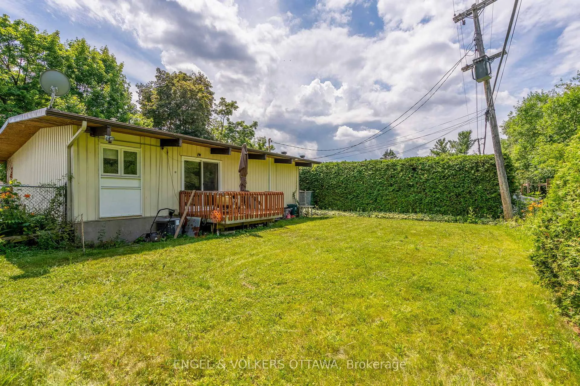 Photo 435 of 941 Cromwell Drive, Ottawa, Riverside Park — HOMEH