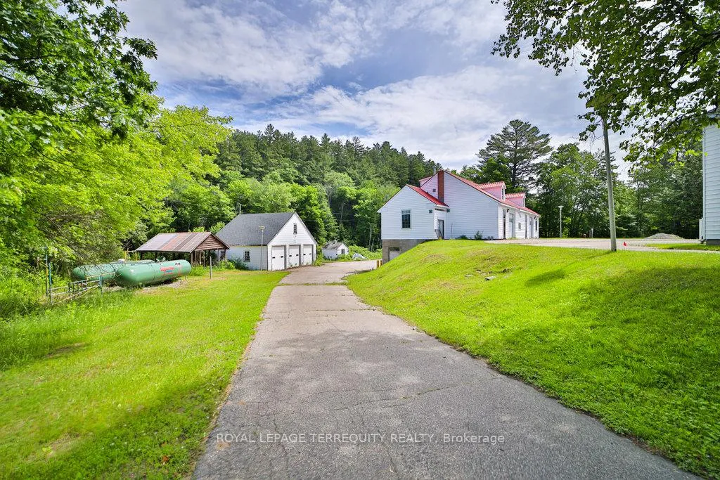 Photo 325 of 20130 ON-35, Algonquin Highlands, Sherborne — HOMEH