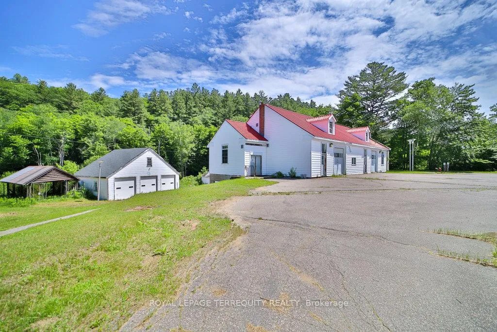 Photo 451 of 20130 ON-35, Algonquin Highlands, Sherborne — HOMEH