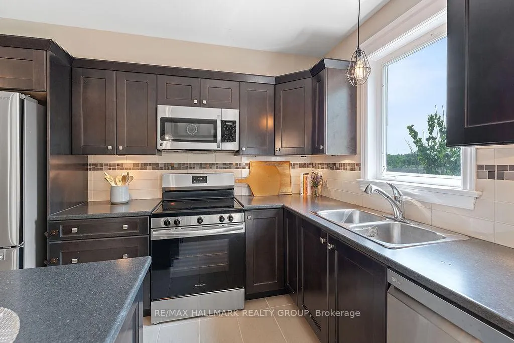 Photo 79 of 116 Brilia Private, Ottawa, Beacon Hill South — HOMEH