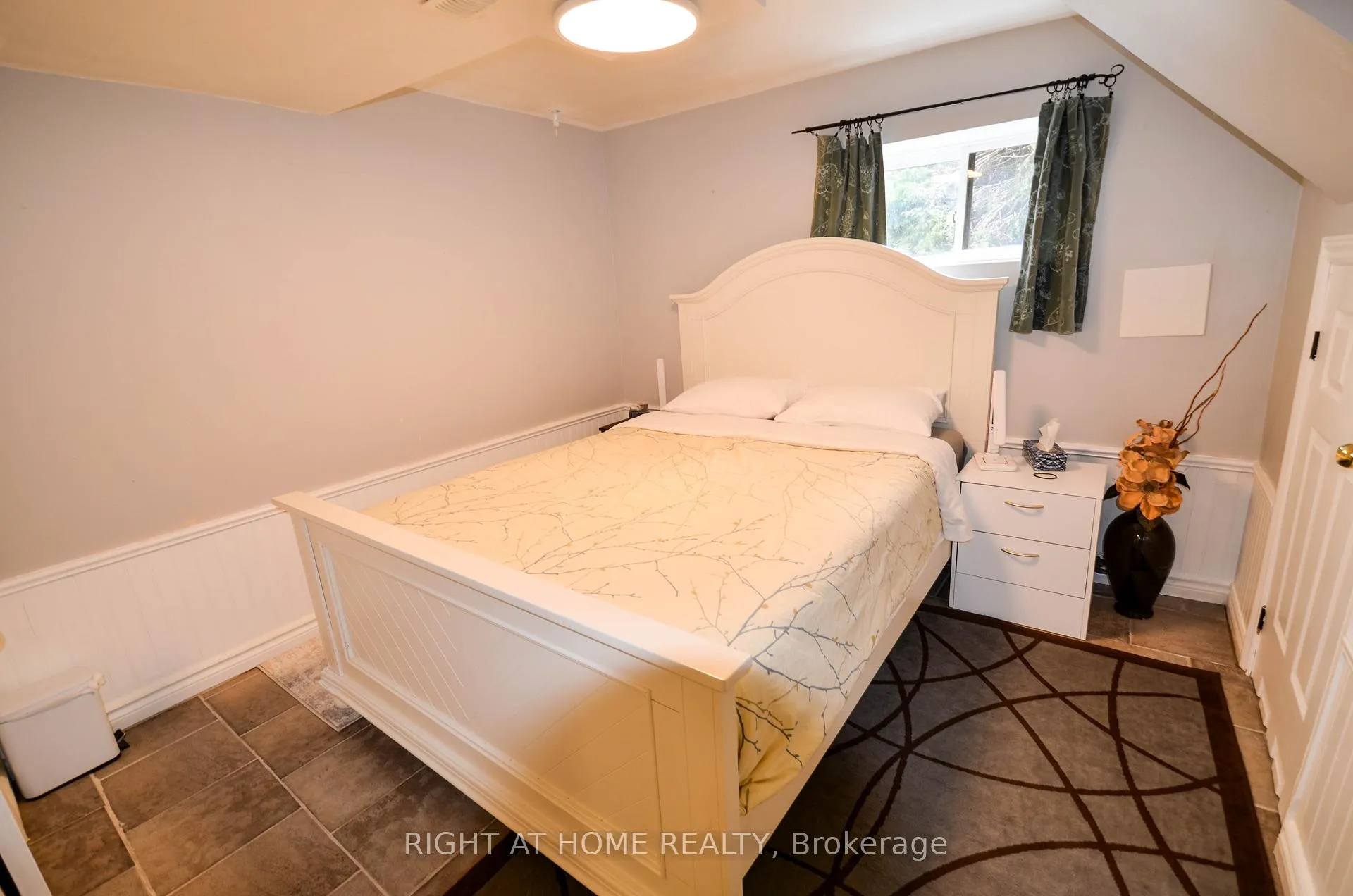 Photo 8 of 49 Winfield Drive, Tay, Victoria Harbour — HOMEH