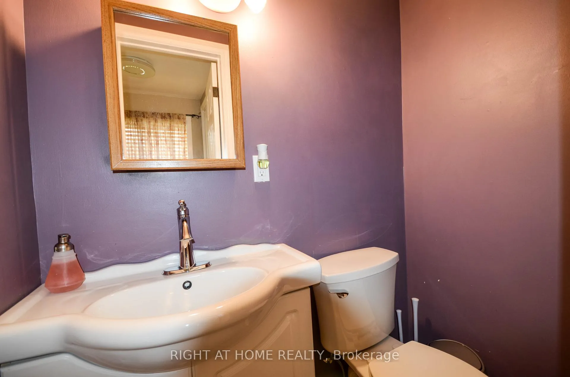 Photo 9 of 49 Winfield Drive, Tay, Victoria Harbour — HOMEH
