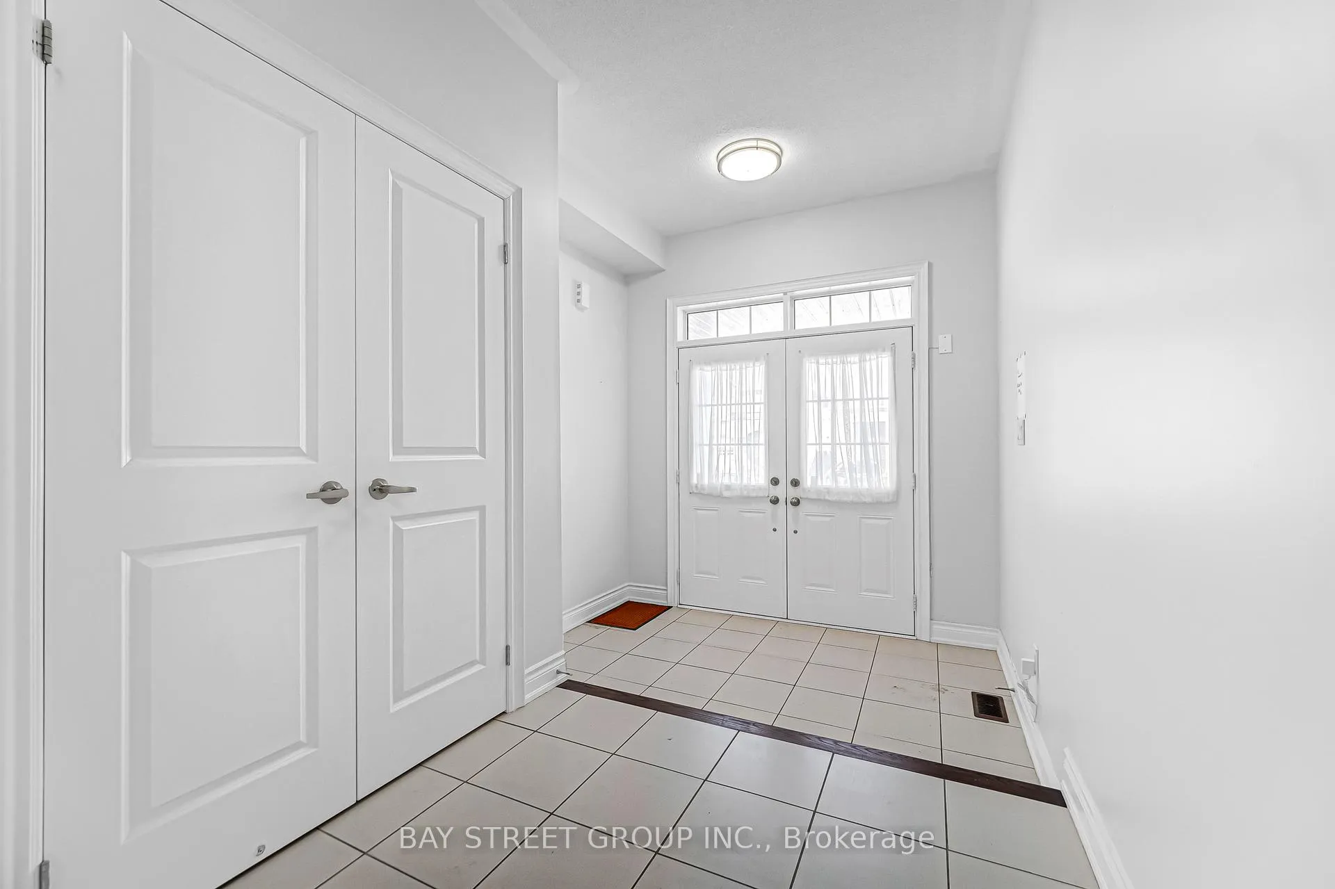 Photo 4 of 60 Mohandas Drive, Markham, Cedarwood — HOMEH
