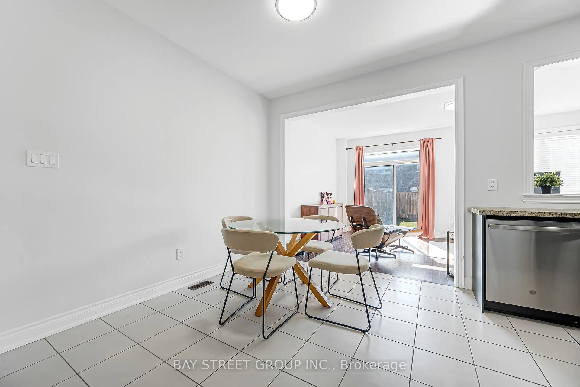 Photo 18 of 60 Mohandas Drive, Markham, Cedarwood — HOMEH