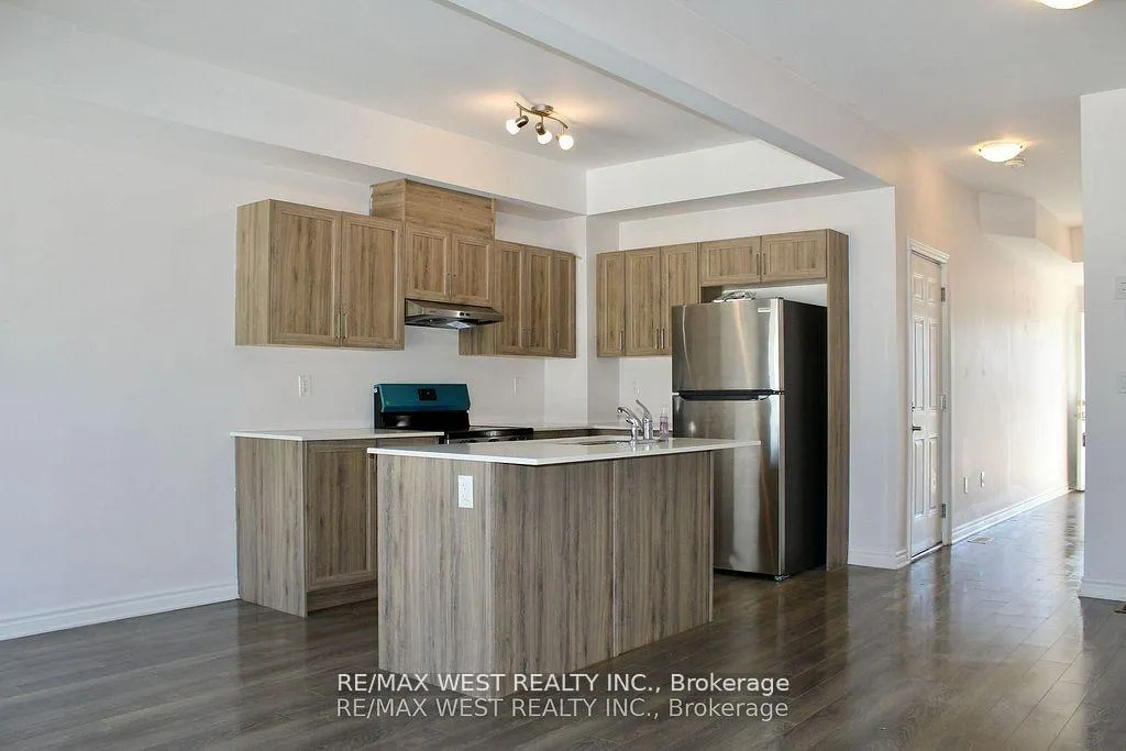 Photo 6 of 26 Glacier Crescent, Belleville, Belleville Ward — HOMEH