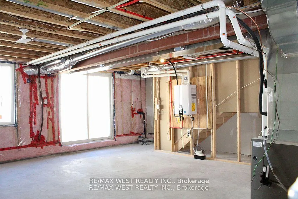 Photo 11 of 26 Glacier Crescent, Belleville, Belleville Ward — HOMEH
