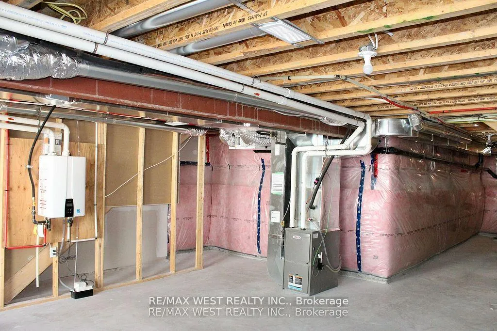 Photo 12 of 26 Glacier Crescent, Belleville, Belleville Ward — HOMEH