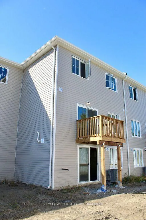 Photo 13 of 26 Glacier Crescent, Belleville, Belleville Ward — HOMEH