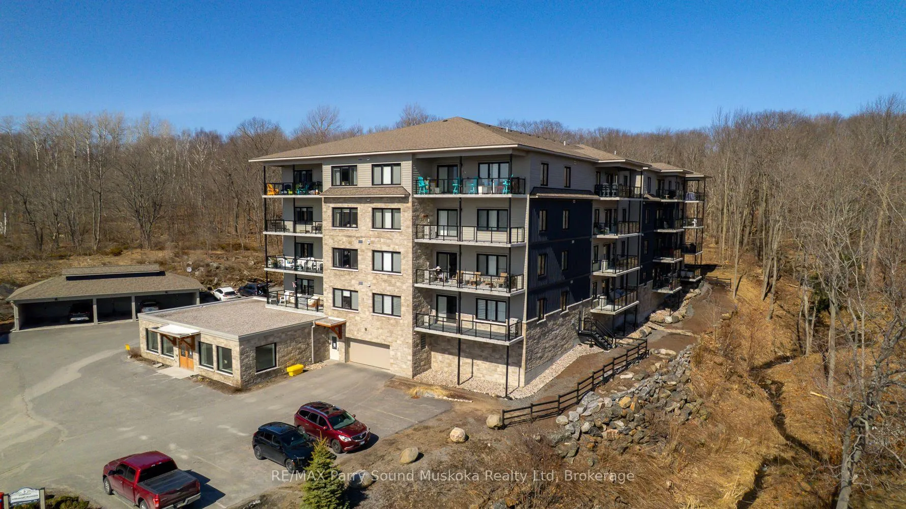 Photo 4 of Unit 401, 11B Salt Dock Road, Parry Sound — HOMEH