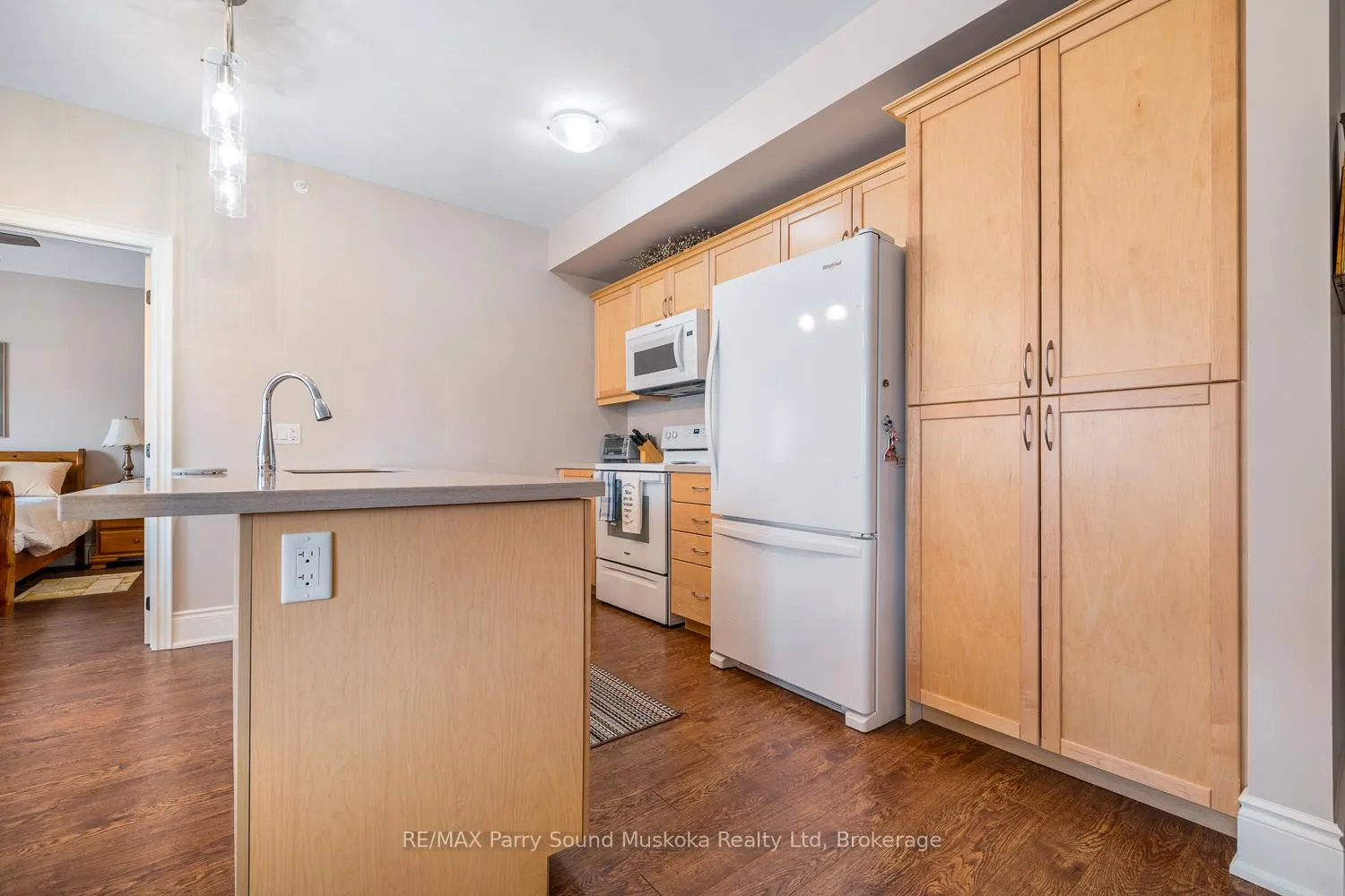 Photo 19 of Unit 401, 11B Salt Dock Road, Parry Sound — HOMEH