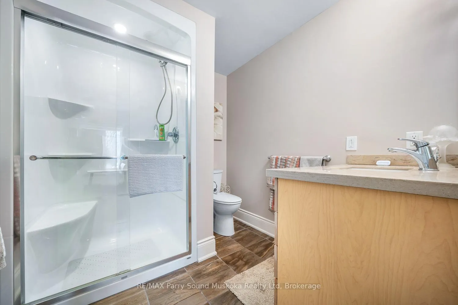 Photo 23 of Unit 401, 11B Salt Dock Road, Parry Sound — HOMEH