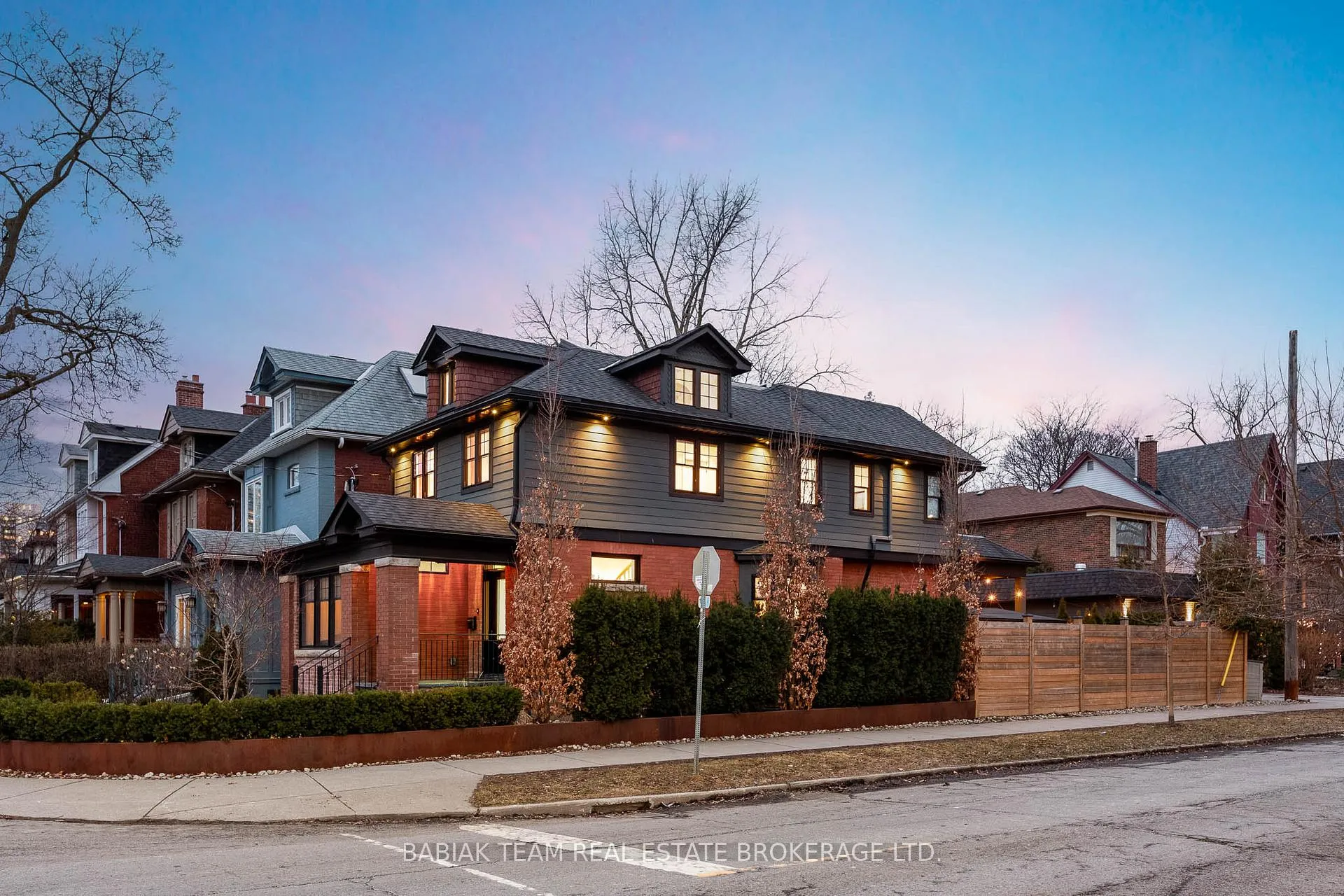 Photo 2 of 264 Pacfic Avenue, Toronto, High Park North — HOMEH