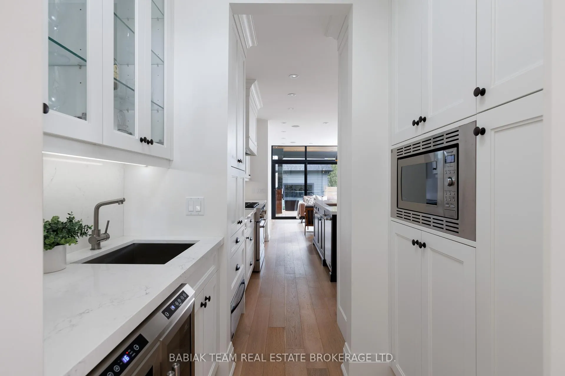 Photo 9 of 264 Pacfic Avenue, Toronto, High Park North — HOMEH
