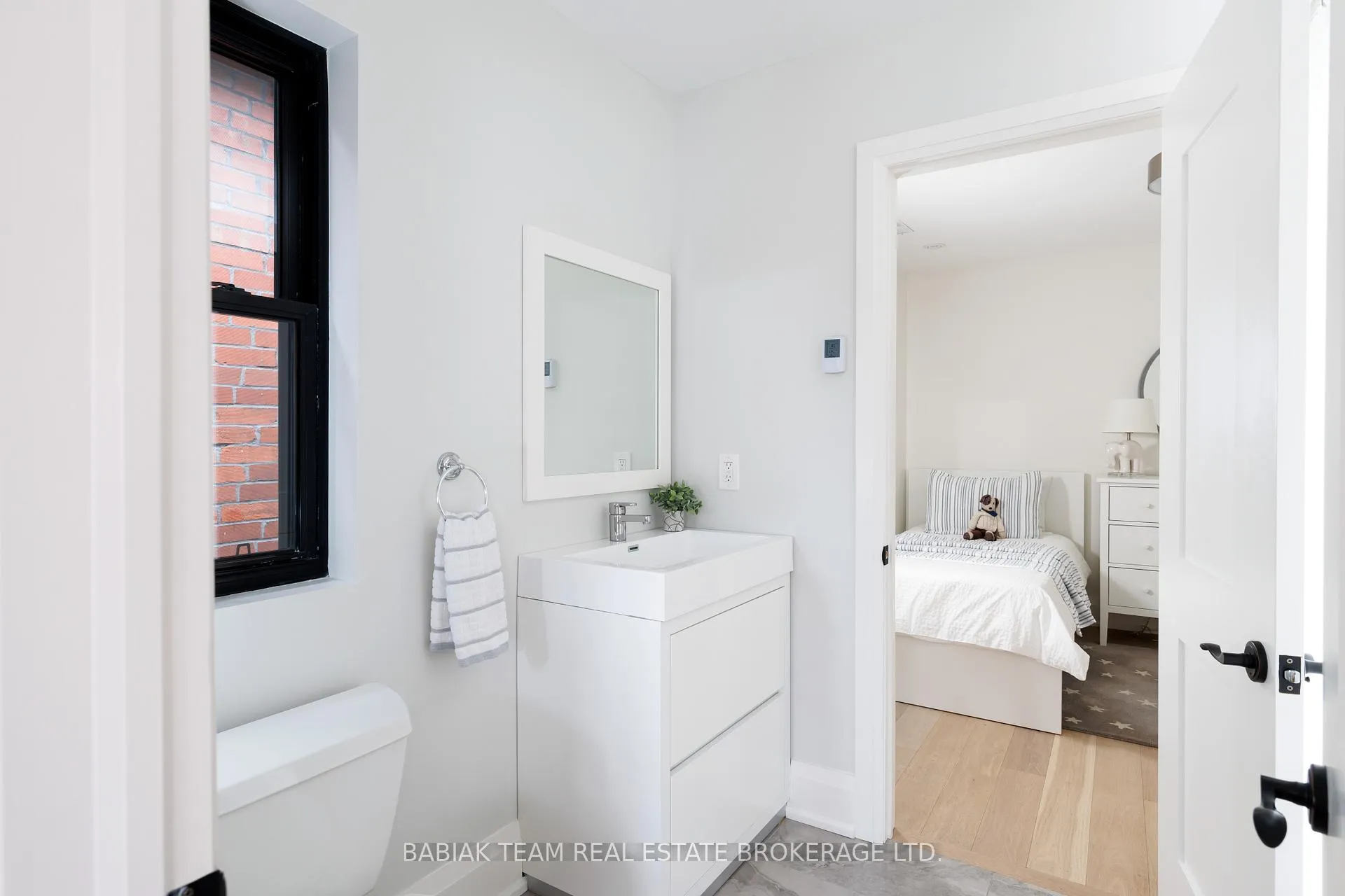 Photo 30 of 264 Pacfic Avenue, Toronto, High Park North — HOMEH