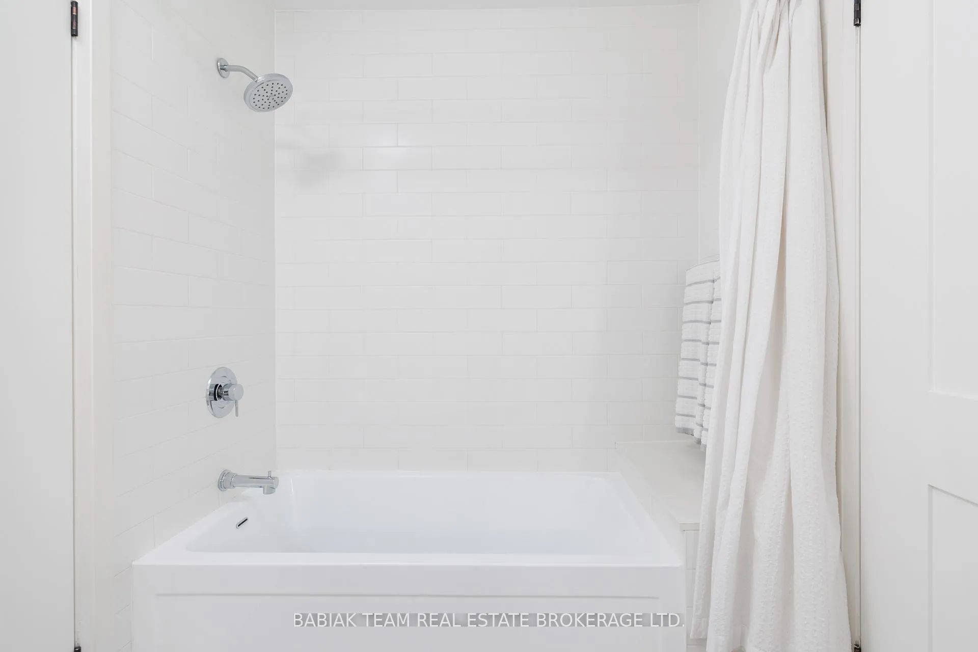Photo 31 of 264 Pacfic Avenue, Toronto, High Park North — HOMEH